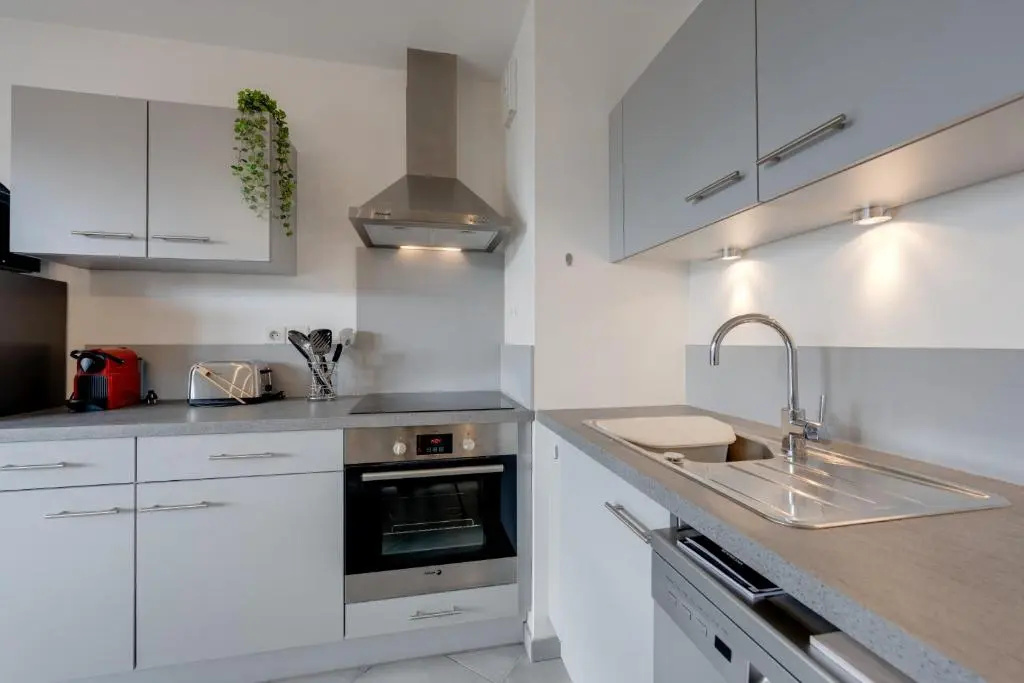 L'Art de Ville - 2 bedroom near the city center terrace and garage