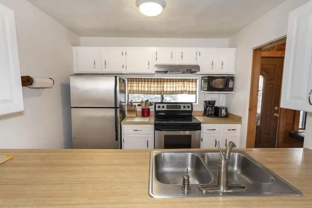 Seven Springs 3 BR Deluxe Condo, Near Golf Course by RedAwning