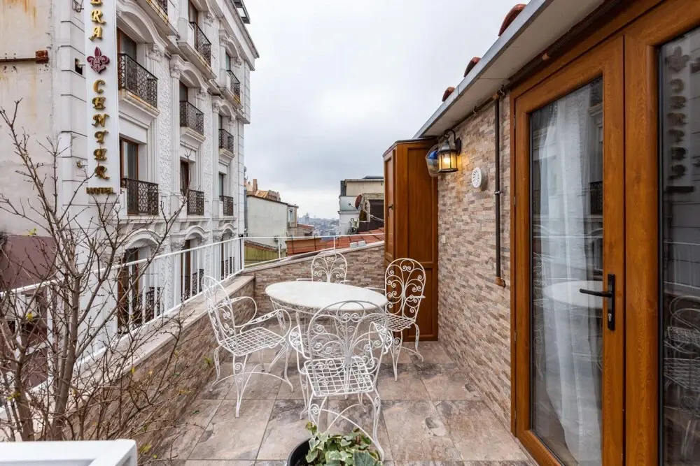 Splendid Flat With Terrace Near Istiklal Street