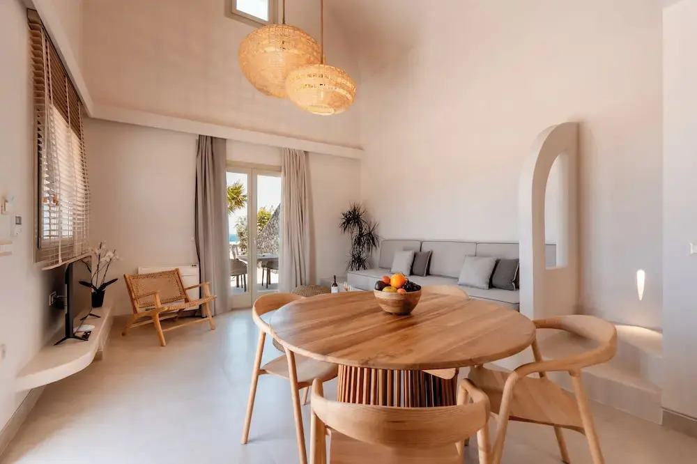 Halo Santorini - Living Experience