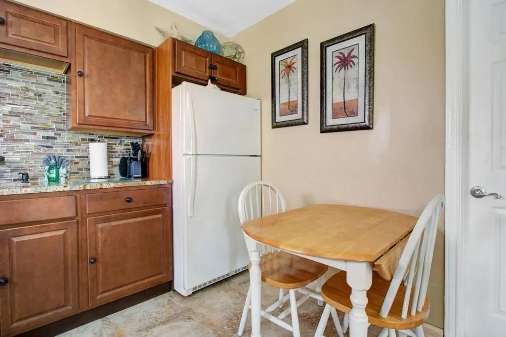 Five Palms Suite 204 - Daily - Weekly - Monthly