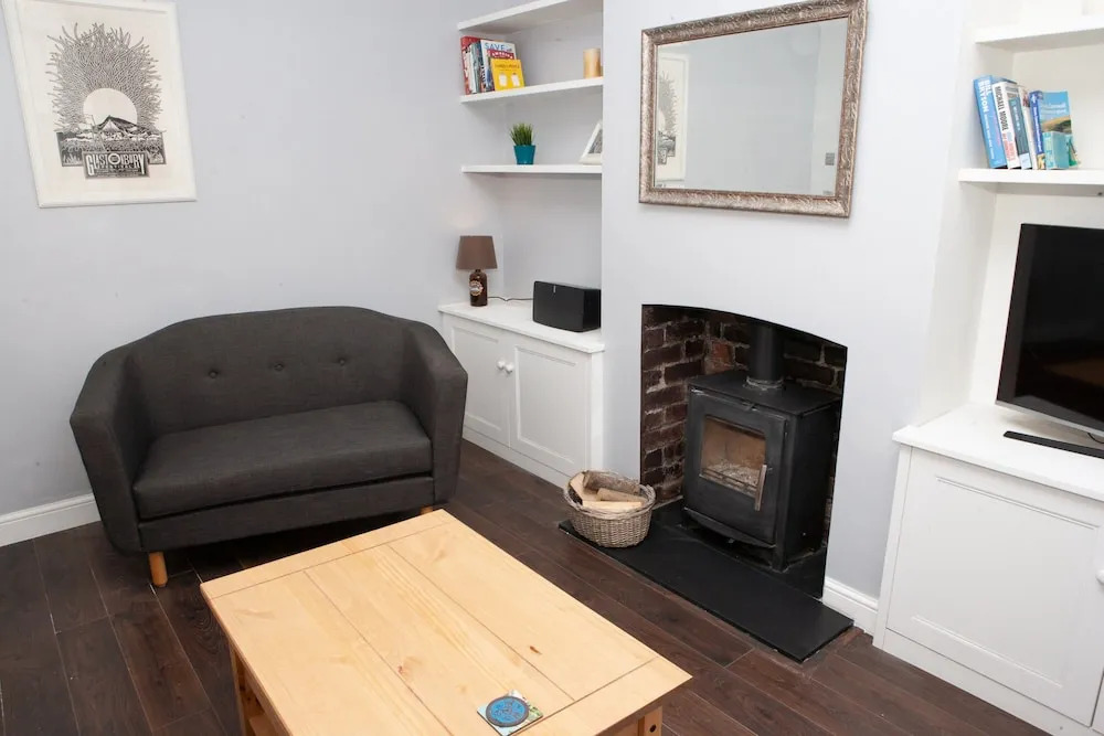 Spacious 2 Bedroom House in Redfield