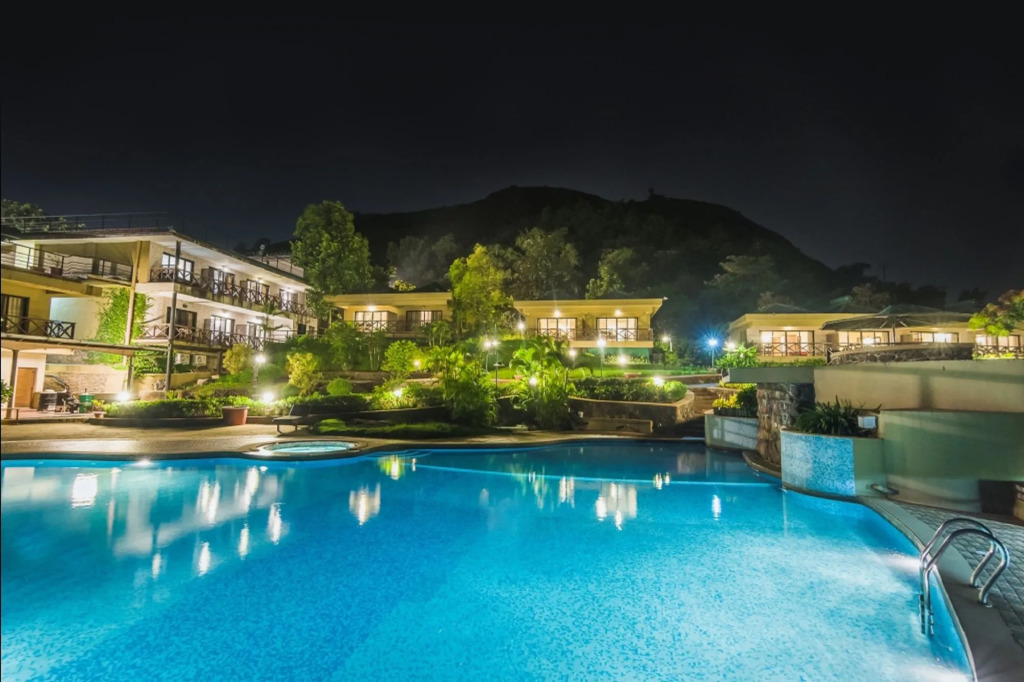 Upper Deck Resort - Highest Peak, Lonavala