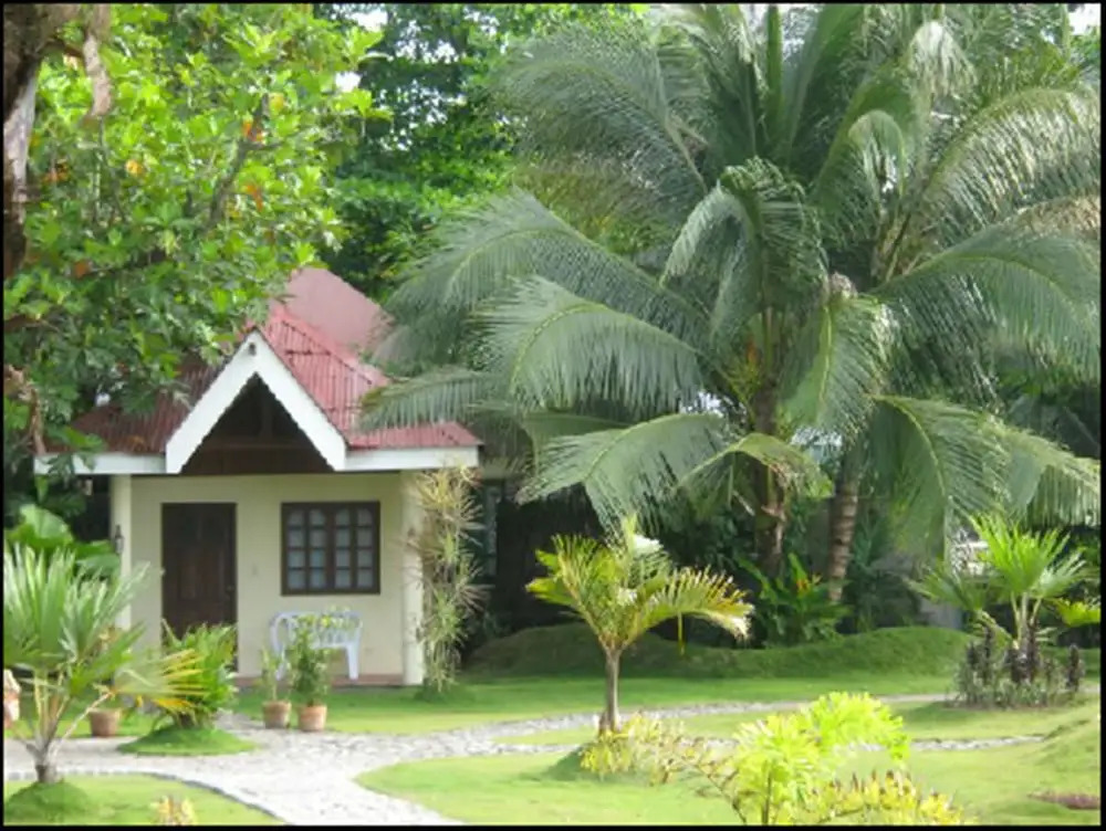 Puesta del Sol Beach Bungalows