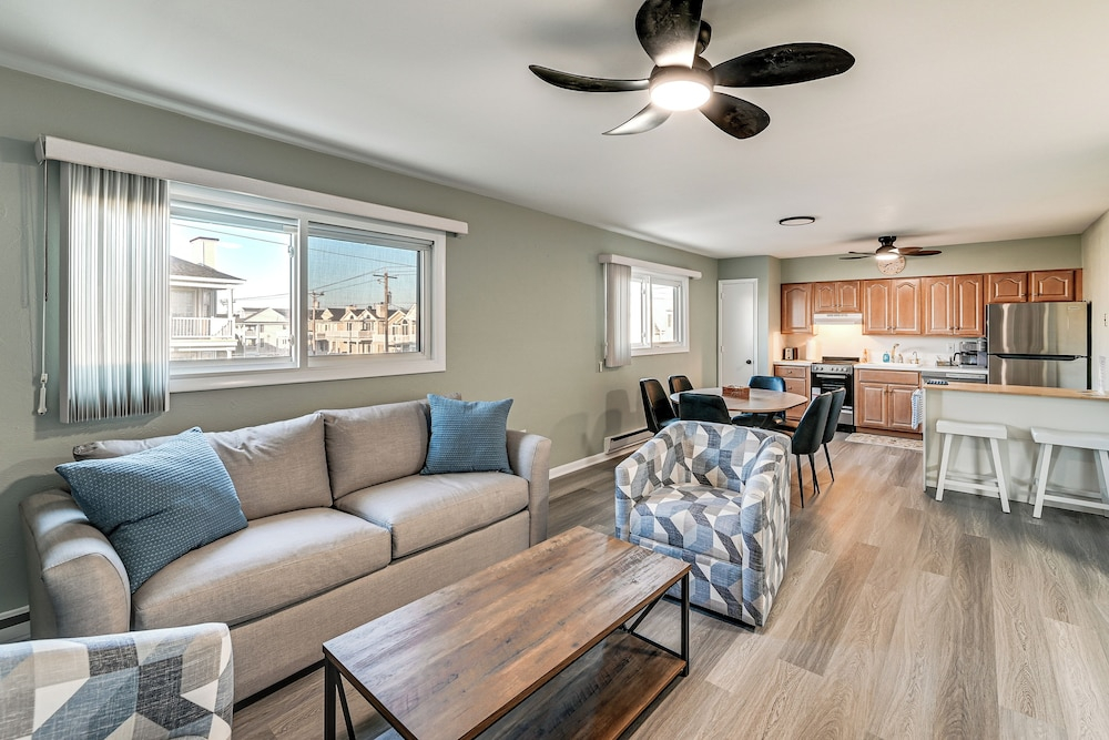 2 Blocks to Beach & Boardwalk: Ocean City Condo