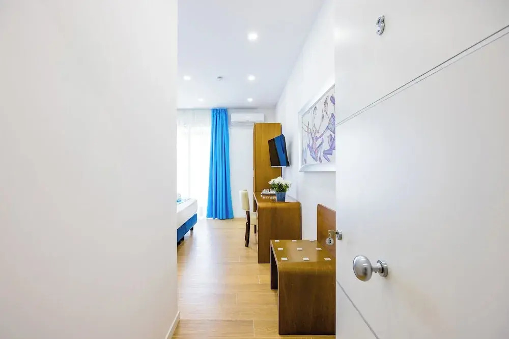 Carlo III Guest House