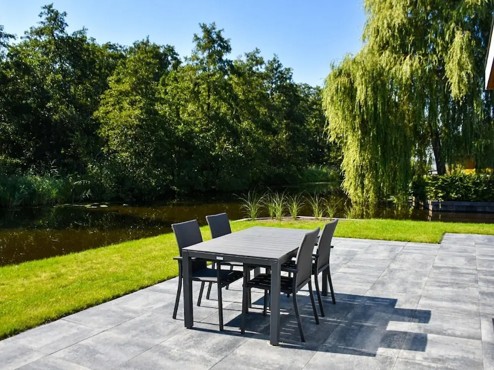 Luxury Waterfront Escape