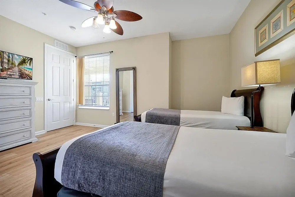 Tropical Lakeview Condo w. Vegas Game Room - 1014