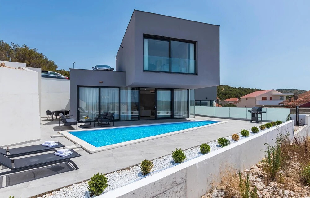 Awesome Home In Sibenik