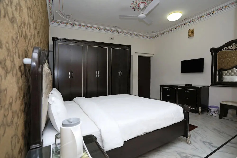 OYO 9540 Home Heritage near City Palace