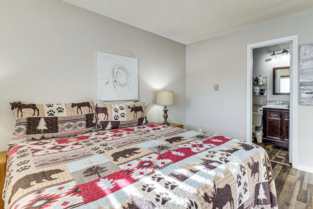 Shuttle to Winter Park Resort: Mtn-view Condo