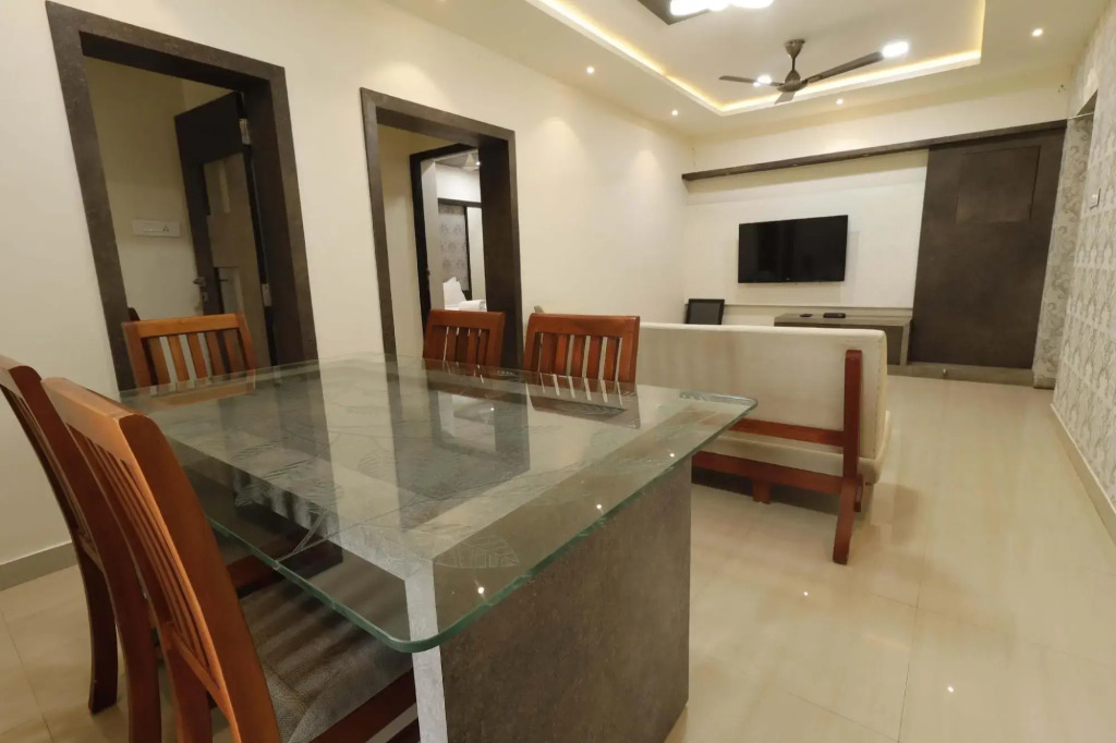 SR BOUTIQUEE STAY