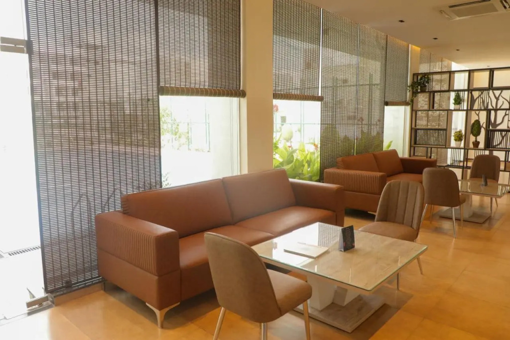 VRR Astoria Hotel & Convention Center