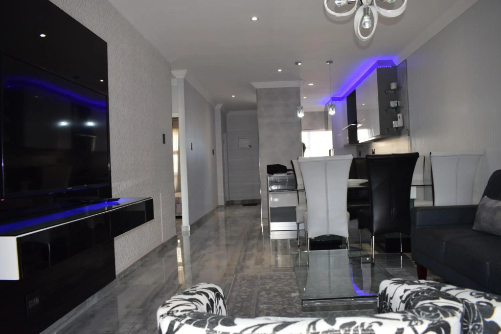 Aya Luxury Apartment 84