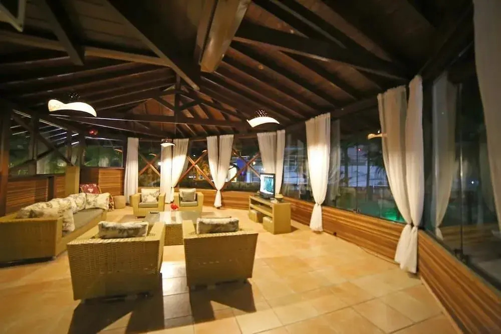 Coconuts Maresias Hotel