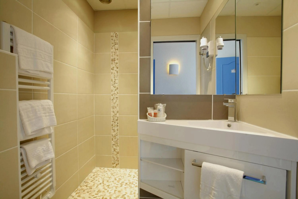 Logis Hôtel Corintel Bordeaux Est