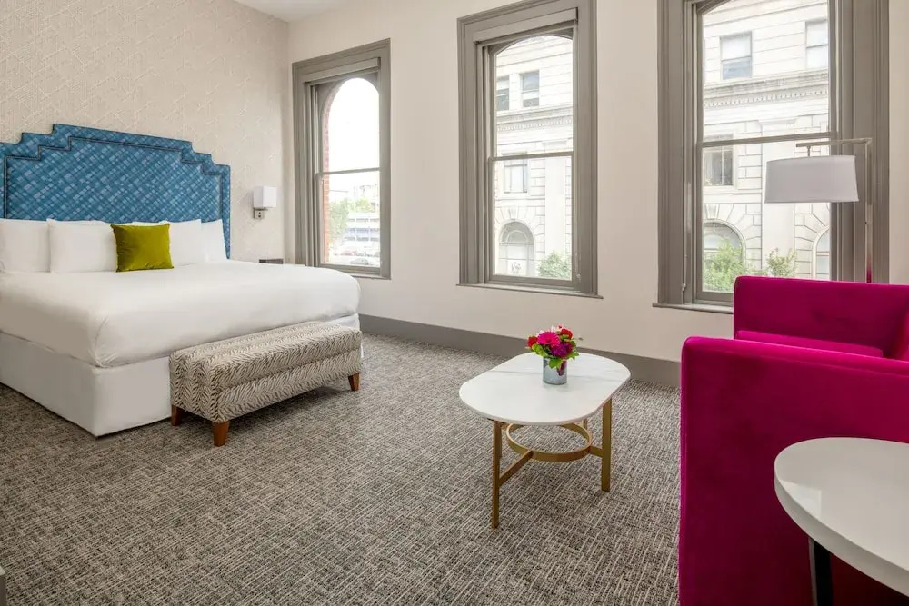 Harlow Hotel