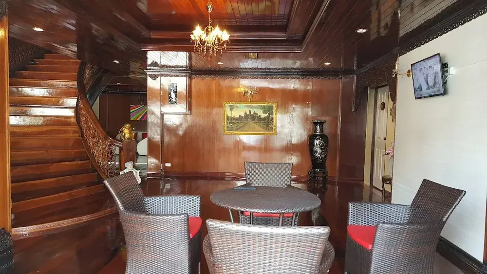 Baan Sai Thong Hotel