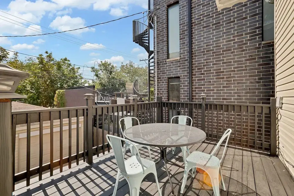 Newly Designed 3bd In Heart of Ukrainian Village by AllSet Turnover