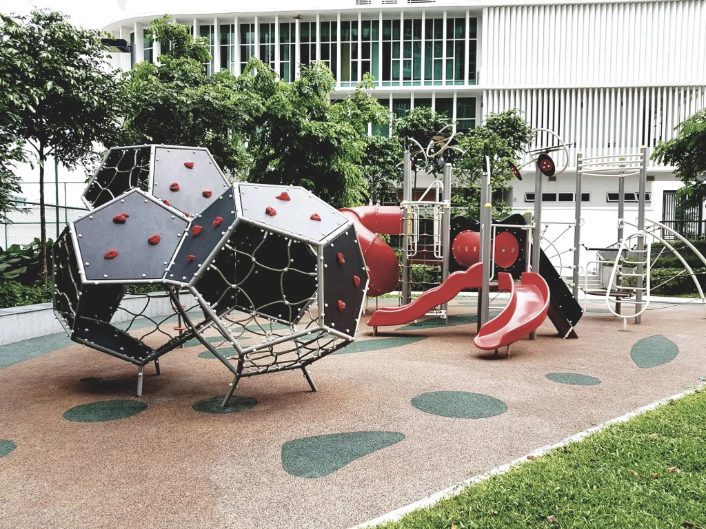 Holi 1Medini Suites