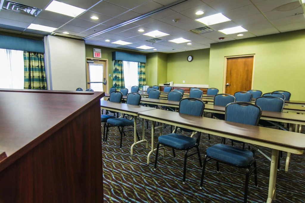 Holiday Inn Express and Suites Winchester by IHG