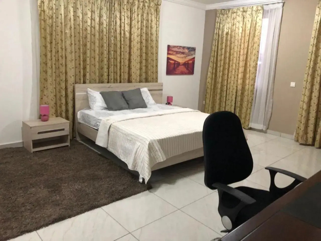 Exquisite 2 Bedroom Apartment for Family with Pool