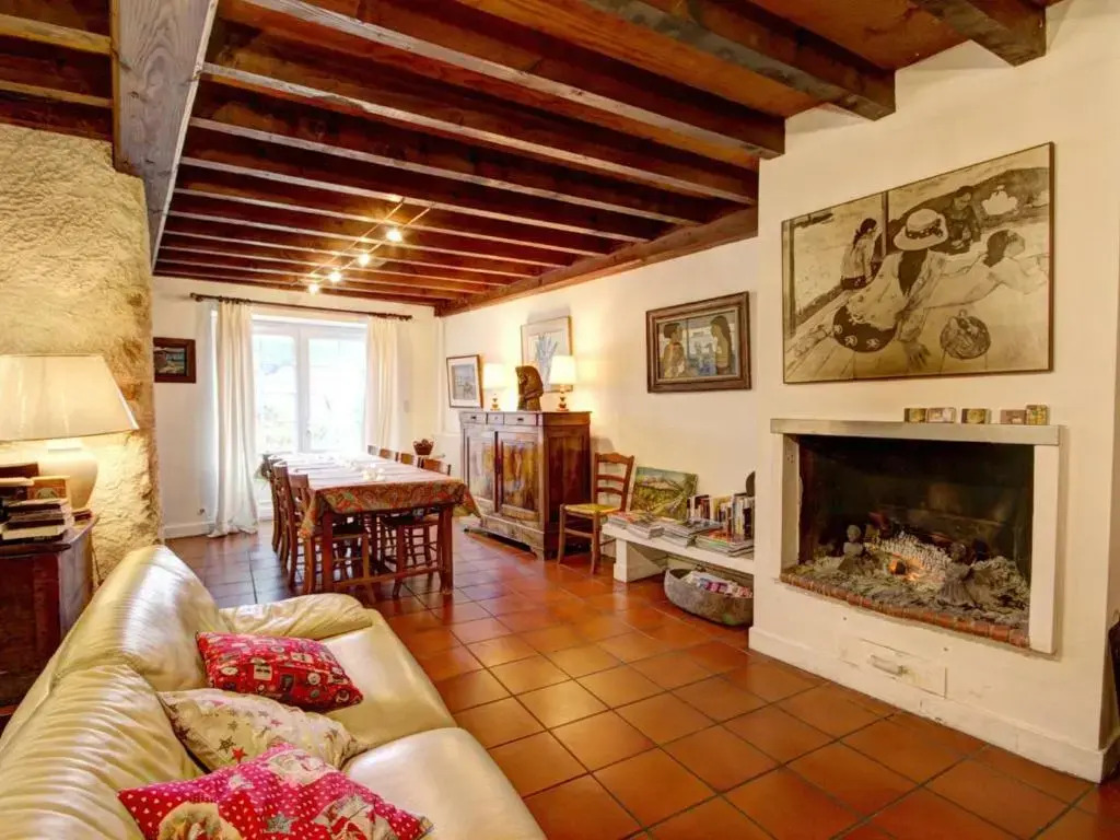 Gîte spacieux avec jardin calme et jeux denfants - FR-1-496-95