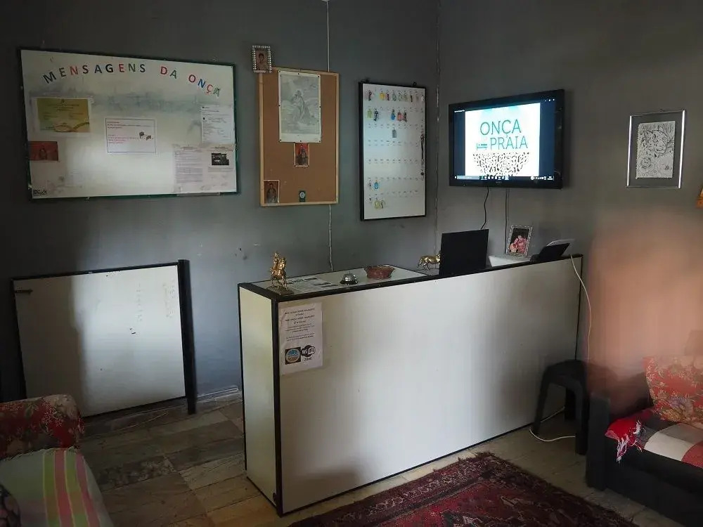 Onça da Praia Hostel