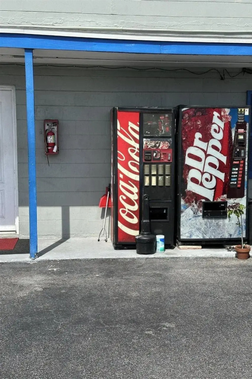 Base Motel By OYO South Tampa