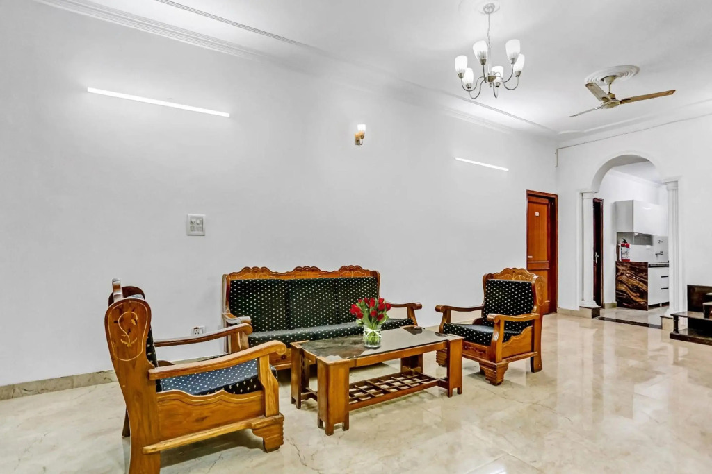 OYO Townhouse 1071 Hotel Metro Inn Residency