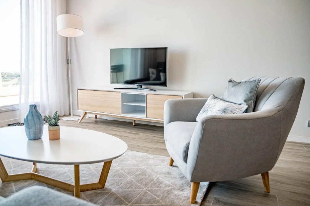 LM351A- Luxury 3 bed family apartment