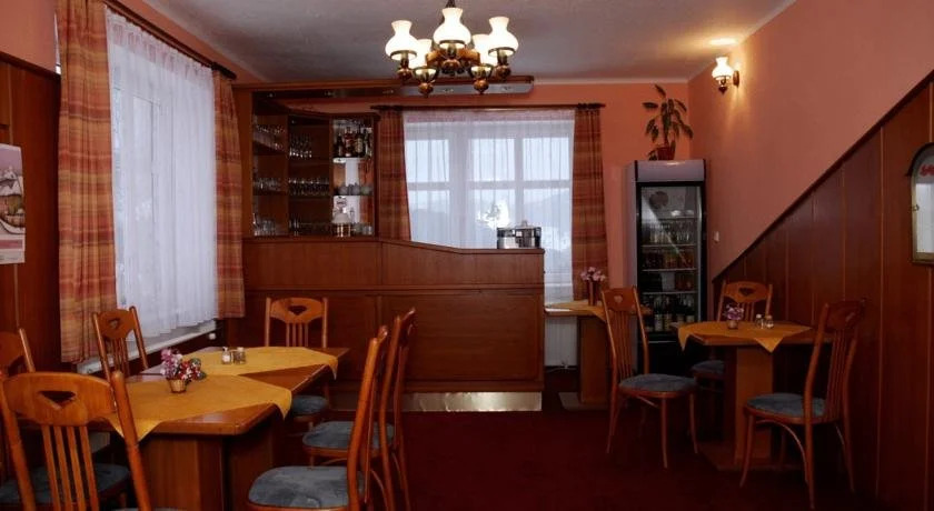 Astoria Inn