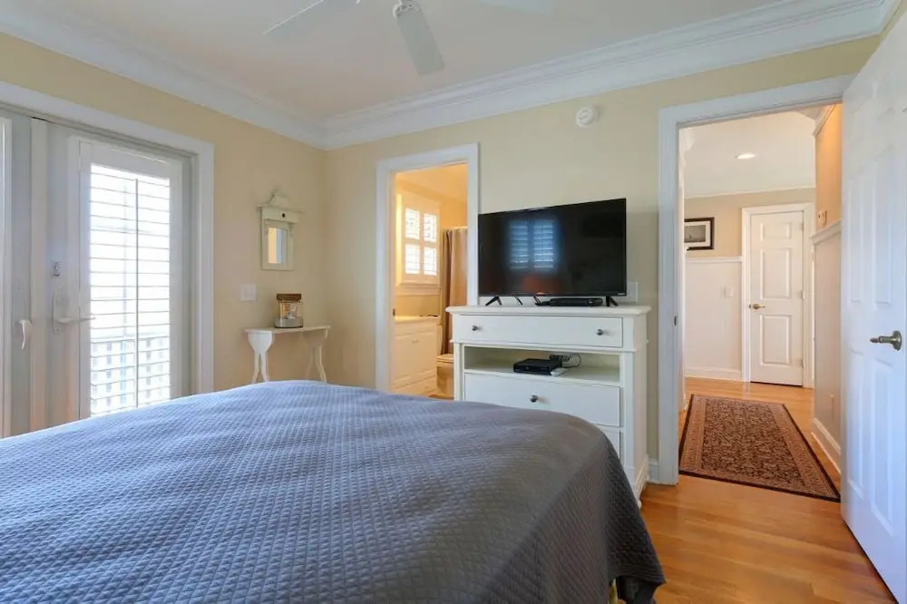 The Seventh Day 6 Bedroom Home by RedAwning