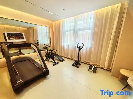 Home Inn (Sports Center, KangBo Avenue, Dezhou Development Zone)