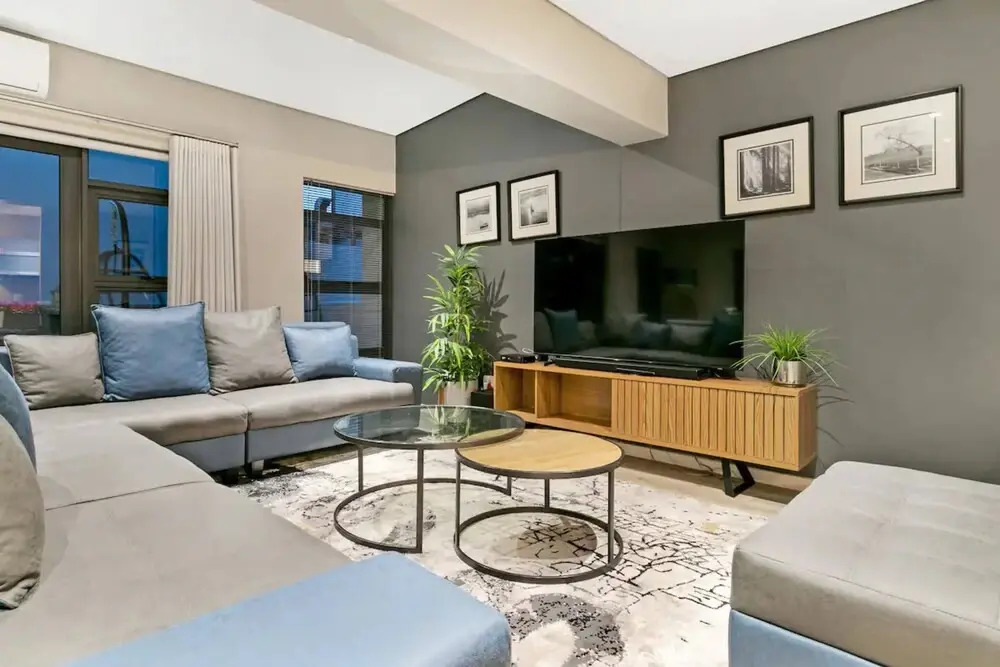 2 BD Penthouse in the Heart of the Mother City