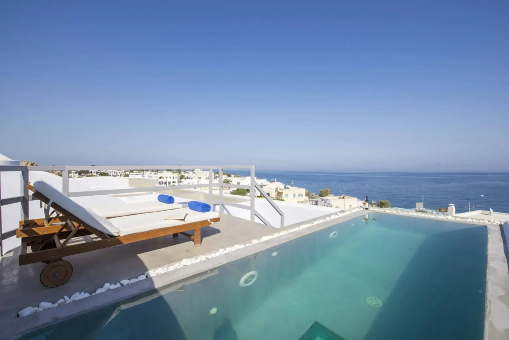 Blue Waves Suites & Apartments