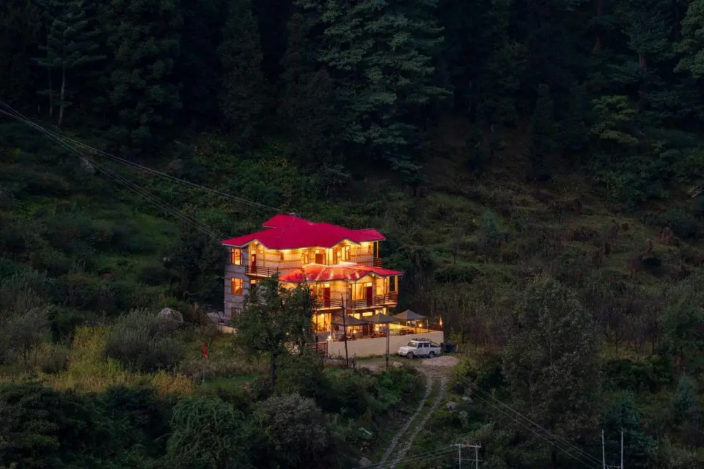 Offbeat Pulga by Pack, near Kasol