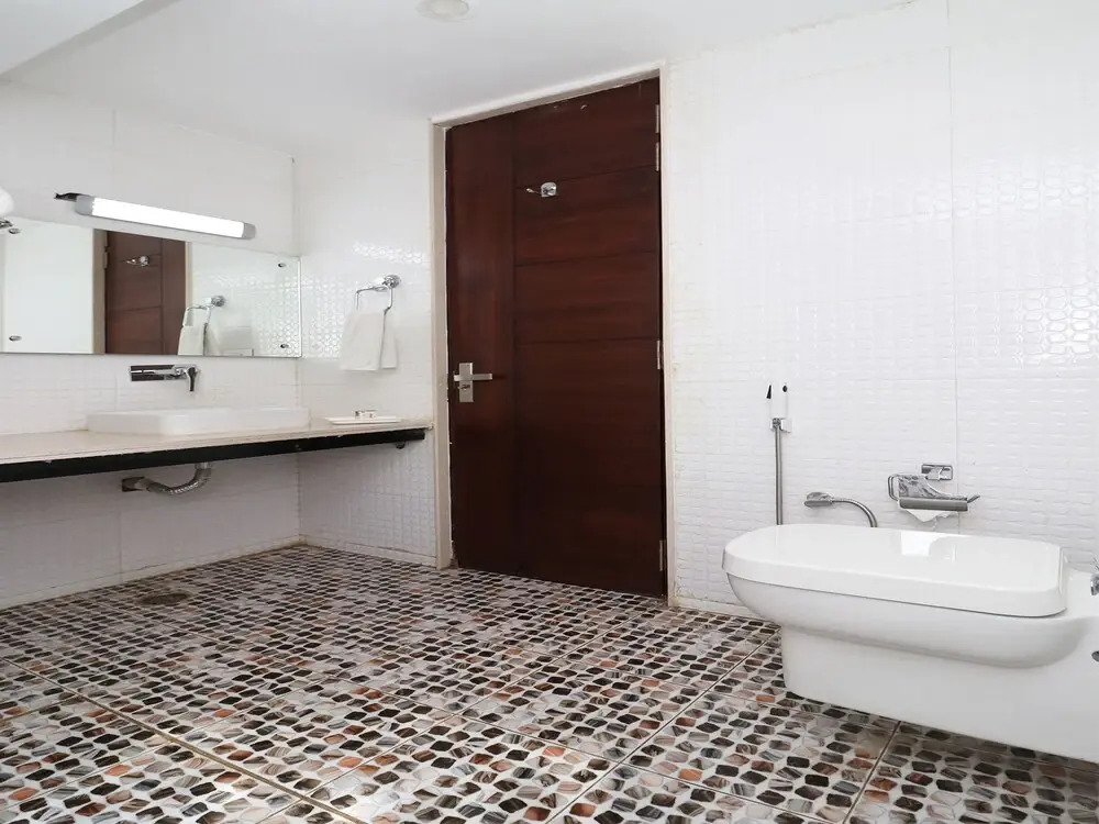 OYO 12823 Hotel Pearl Avenue