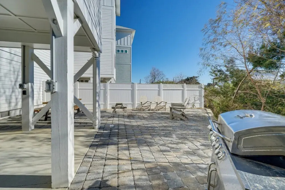 Lakefront Carolina Beach Townhome w/ 3 Balconies!