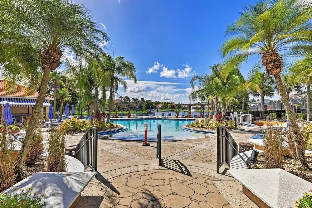 14 Mi to Disney Parks: Spacious Kissimmee Home