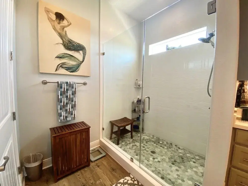 The Salty Mermaid 3 Bedroom Home by Redawning