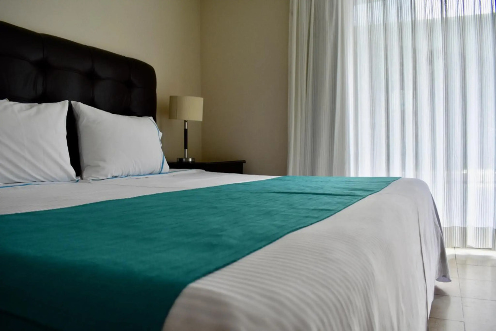 Country Hotel & Suites