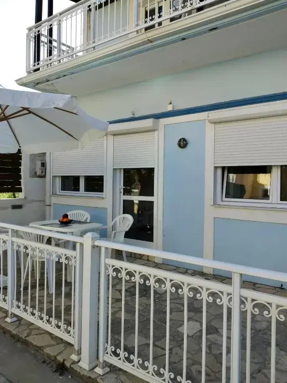 Alpha apartment, Ireon Samos
