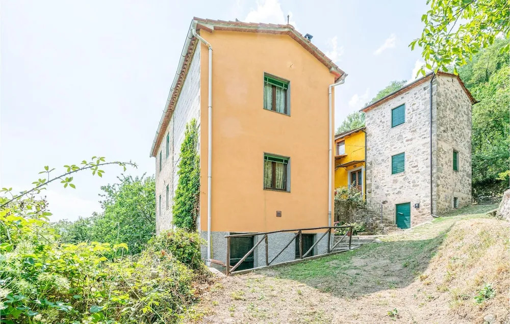 Nice Home In Longoio With House A Mountain View