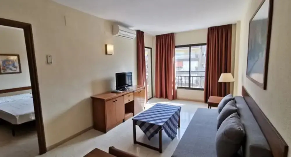 Apartment - 1 Bedroom with Pool, WiFi and Sea views - 107878