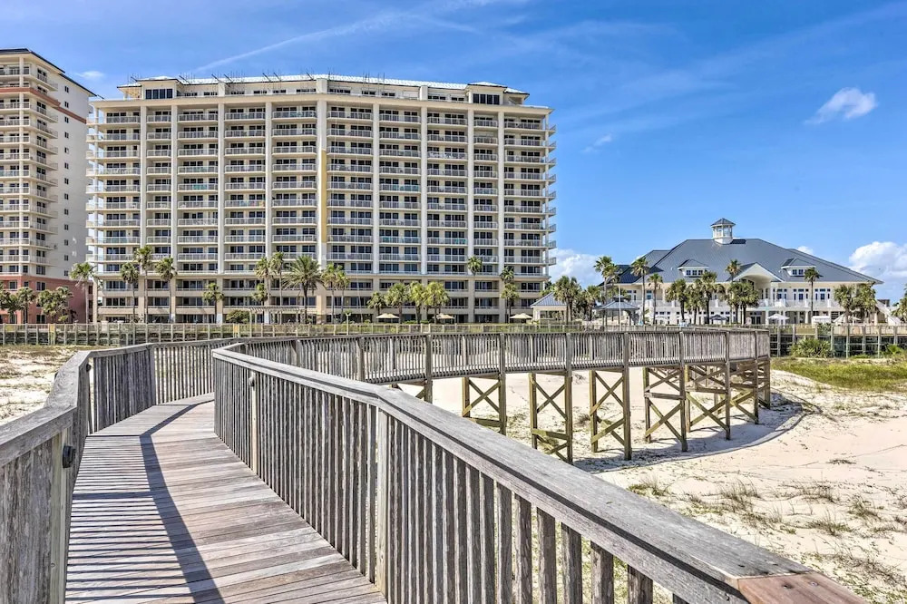 Gulf Shores Condo w/ Ocean Views & Beach Access!