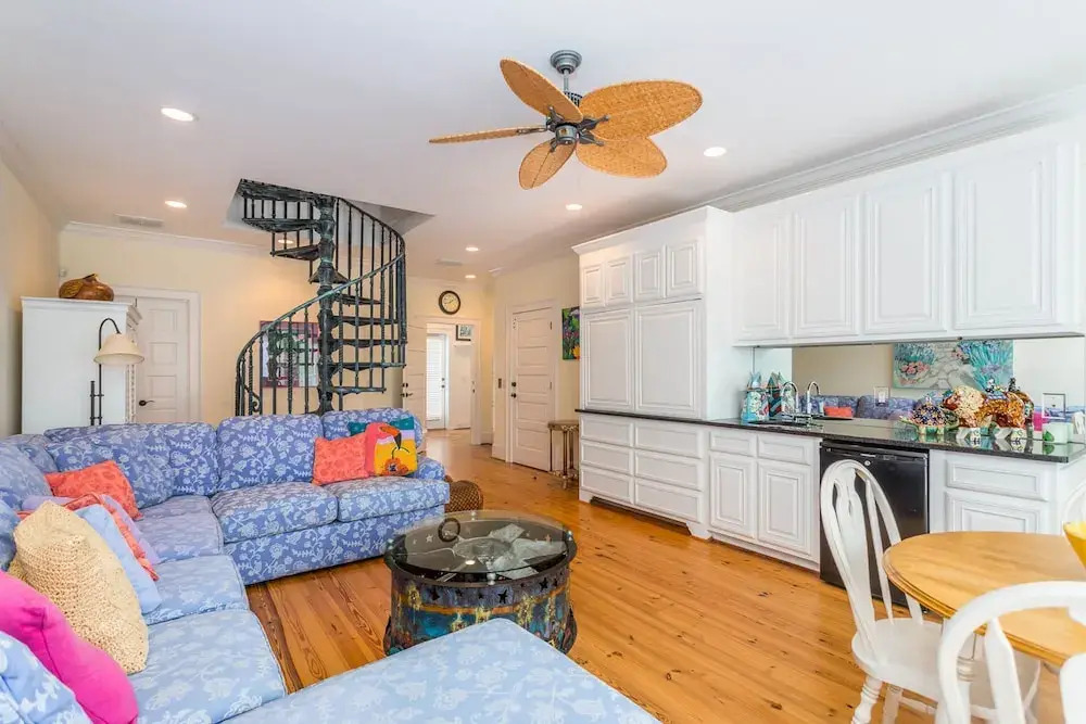 4205 9th Street by Hodnett Cooper