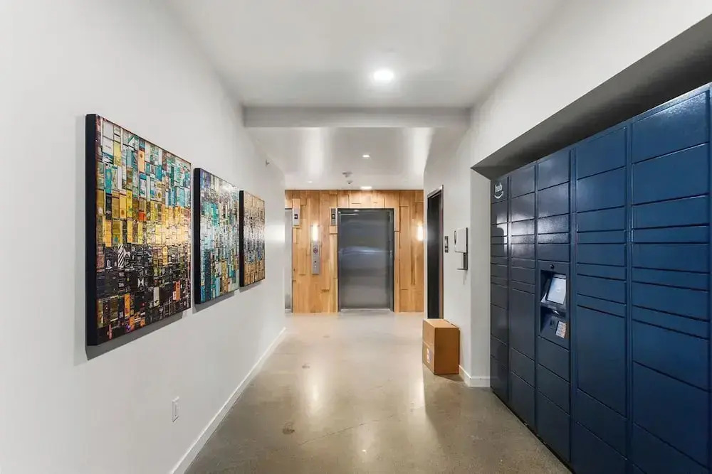 Airy and Open Corner Loft - 92 Walkscore