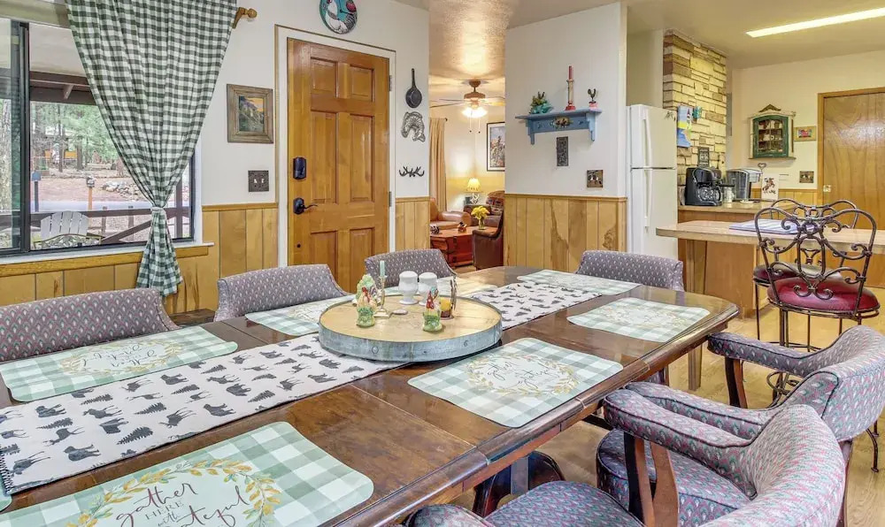 10 Mi to Show Low: Pinetop-lakeside Family Cabin!