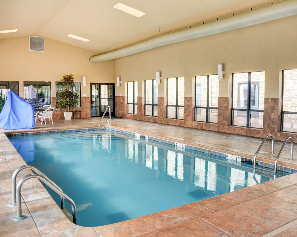 Comfort Inn & Suites Russellville I-40